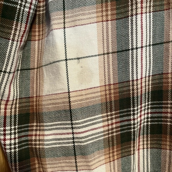 Eddie Bauer Men's Double Pocket Plaid Flannel Button Down Shirt - Picture 5 of 11